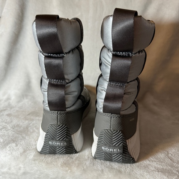 Sorel puffer boots - Picture 4 of 9